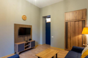 Newly Renovated 2BR Apartment w balcony